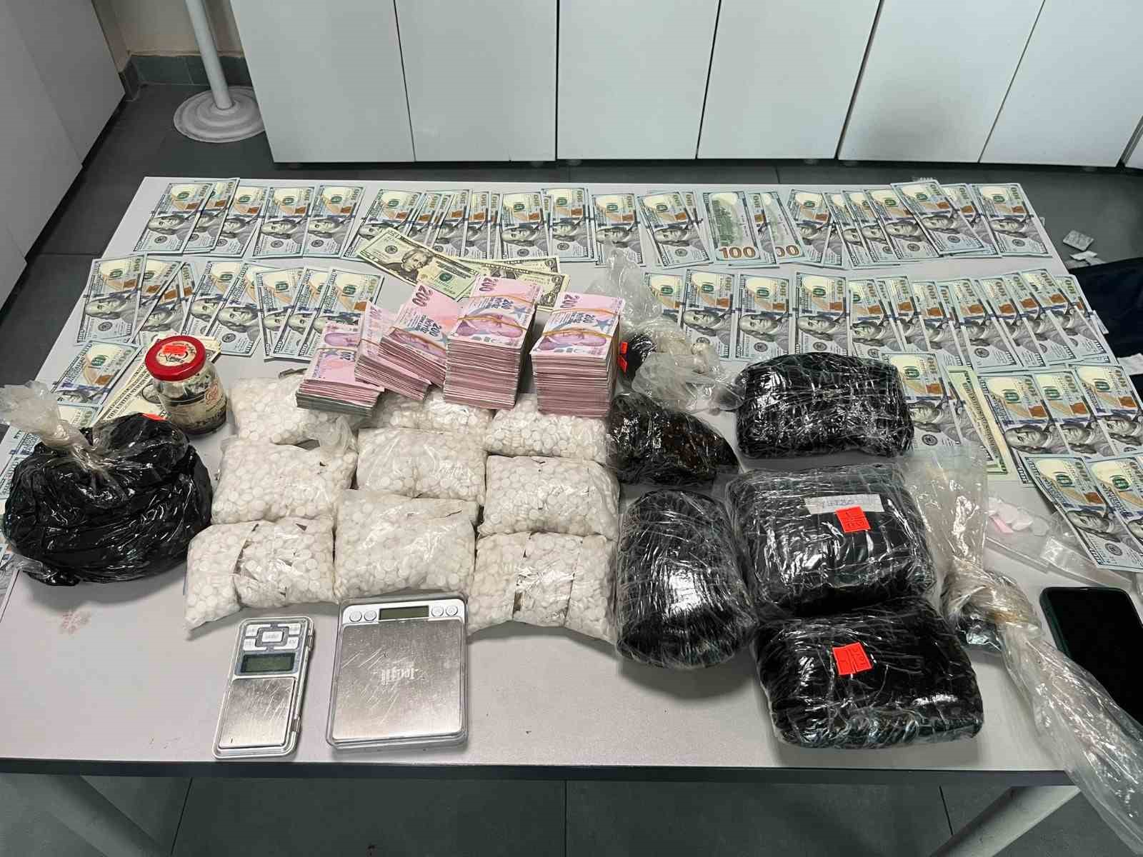 Küçükçekmece’de uyuşturucu madde operasyonu: 1 gözaltı
