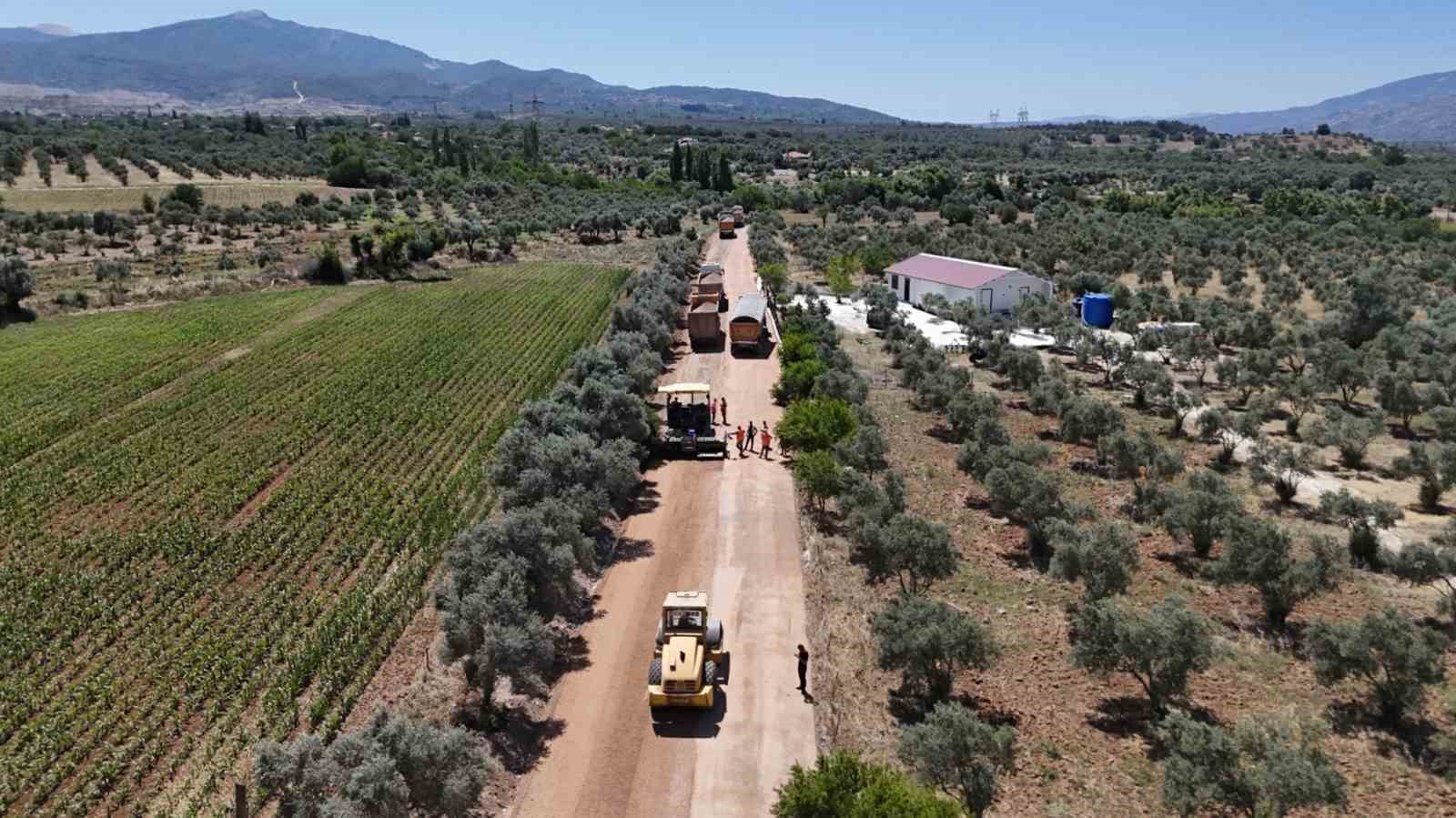 Büyükşehir’in kırsaldaki yol yatırımları devam ediyor
