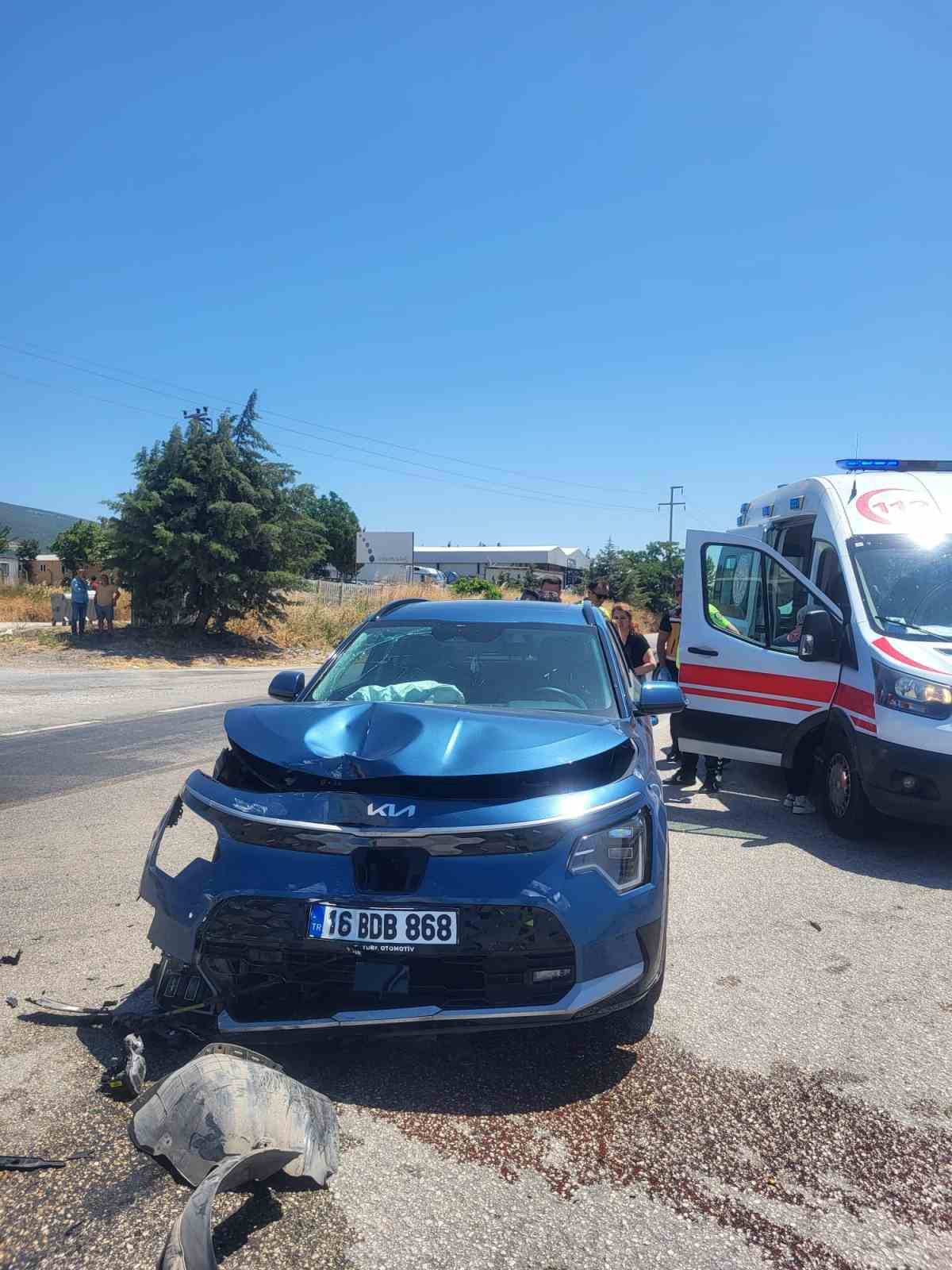 Bursa&rsquo;da dikkatsizlik kazaya sebep oldu: 5 yaralı