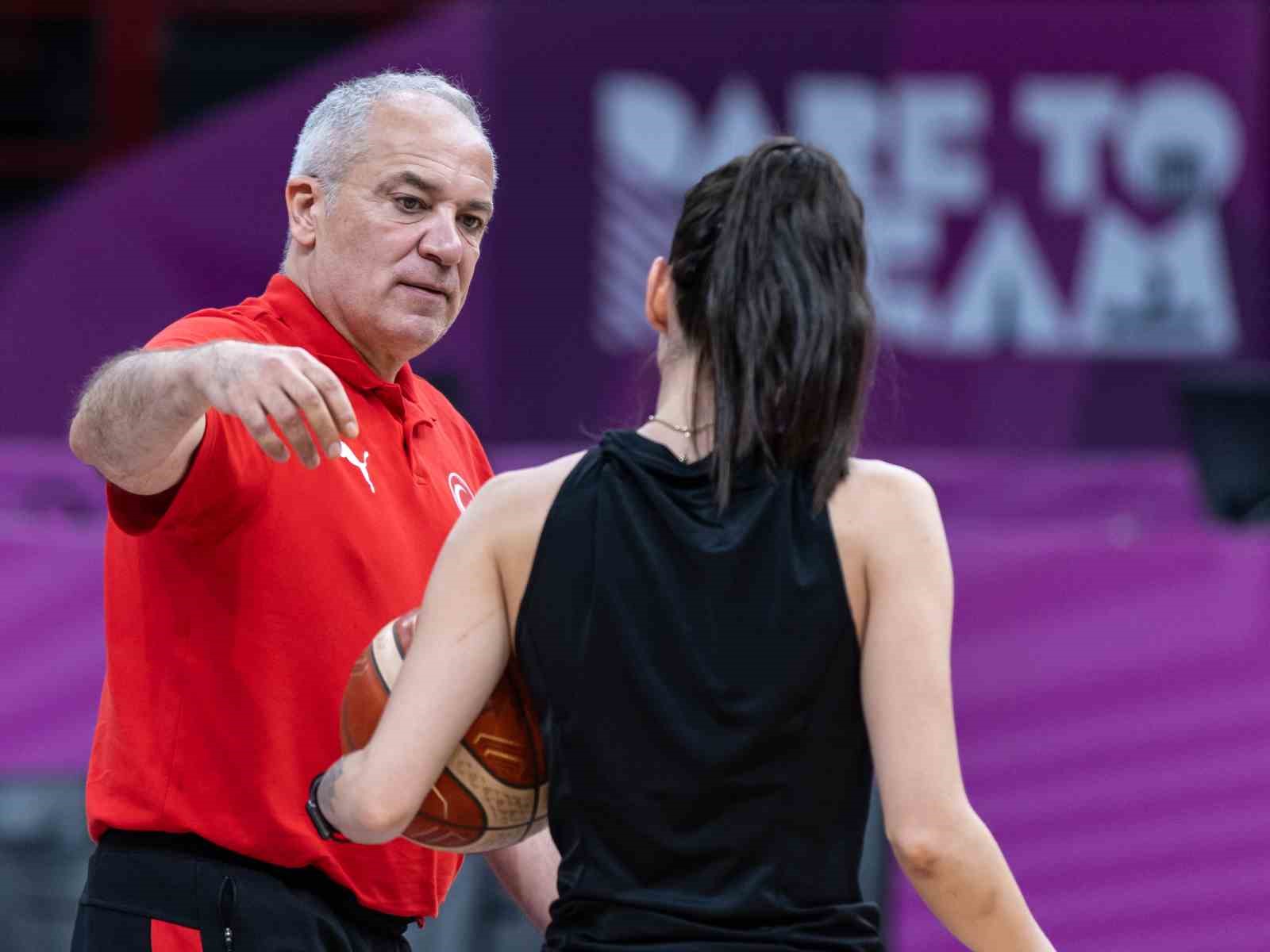 A Milli Kadın Basketbol Takımı, Litvanya maçı hazırlıklarını tamamladı