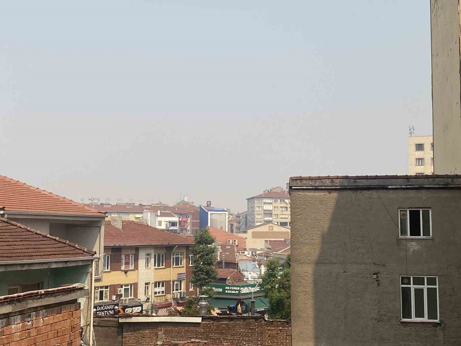 Bilecik’te süren yangının dumanı Eskişehir’e ulaştı
