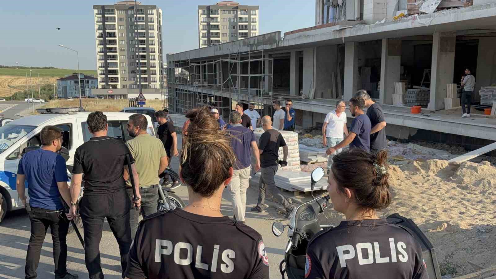 Edirne’de inşaat işçileri arasında kavga: Polis cop ve biber gazıyla müdahale etti