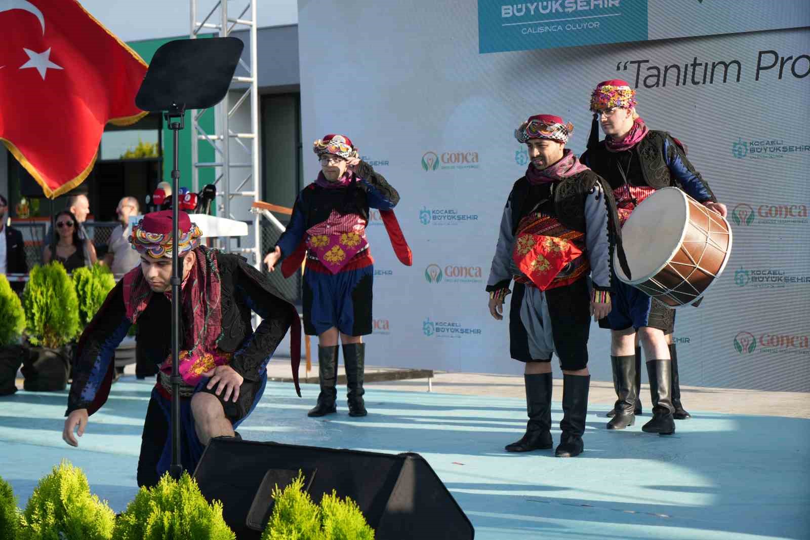 Özel bireylerin Bakan Göktaş sevinci
