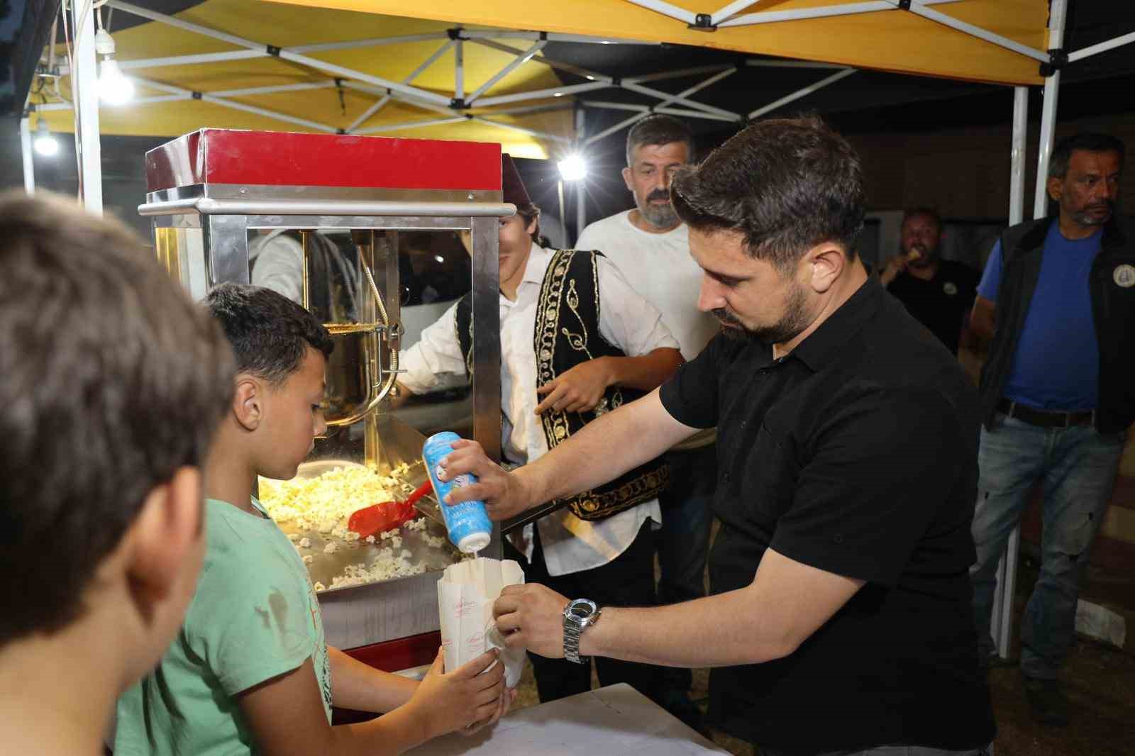 Açık hava sinema keyfi Duraklar köyünde