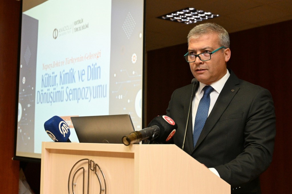 ’Yapay Zekâ ve Türkçenin Geleceği Sempozyumu’ gerçekleştirildi
