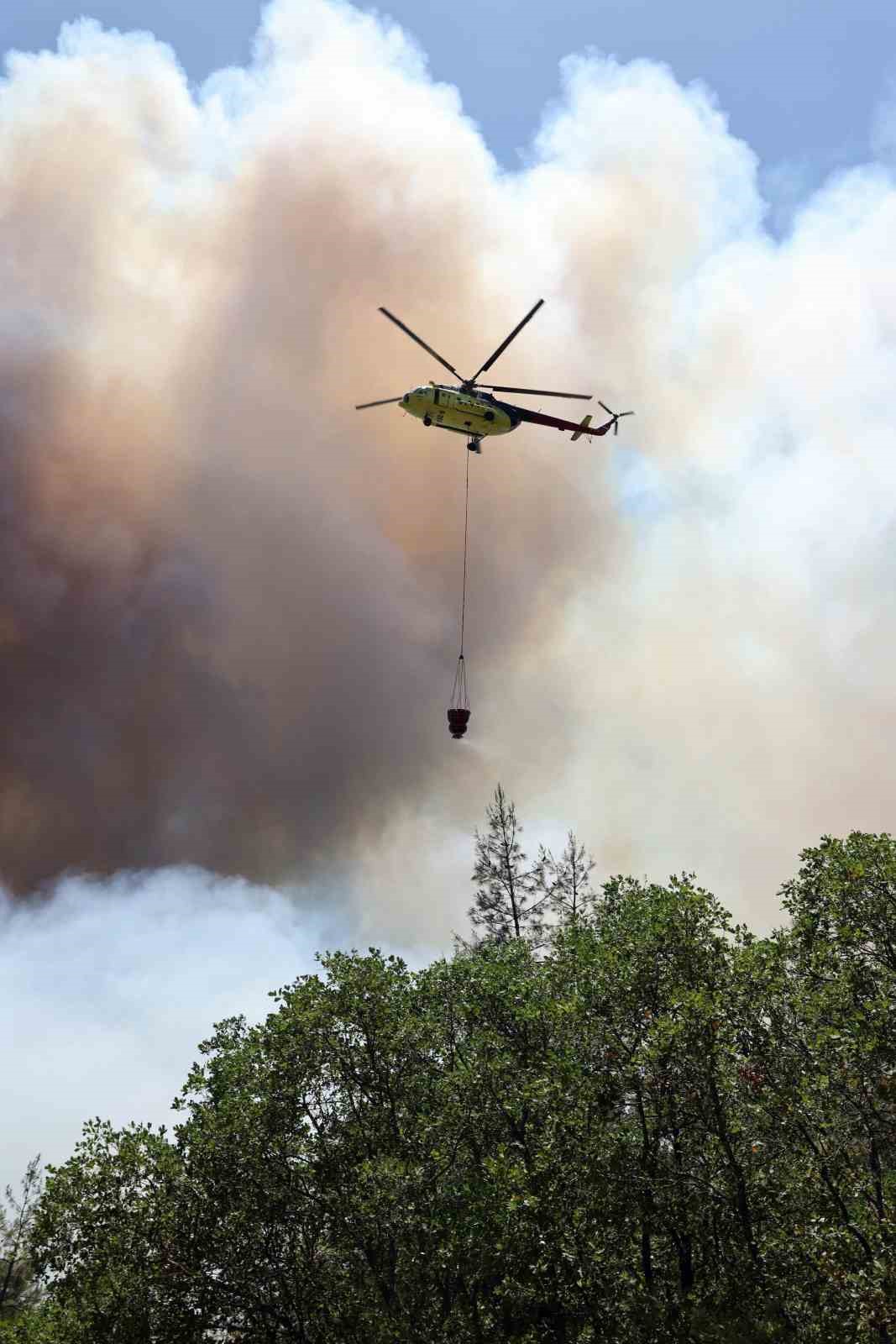 Sakarya&rsquo;daki orman yangınına 700 personel, 200 ara&ccedil; ve 11 helikopter m&uuml;dahale ediyor

