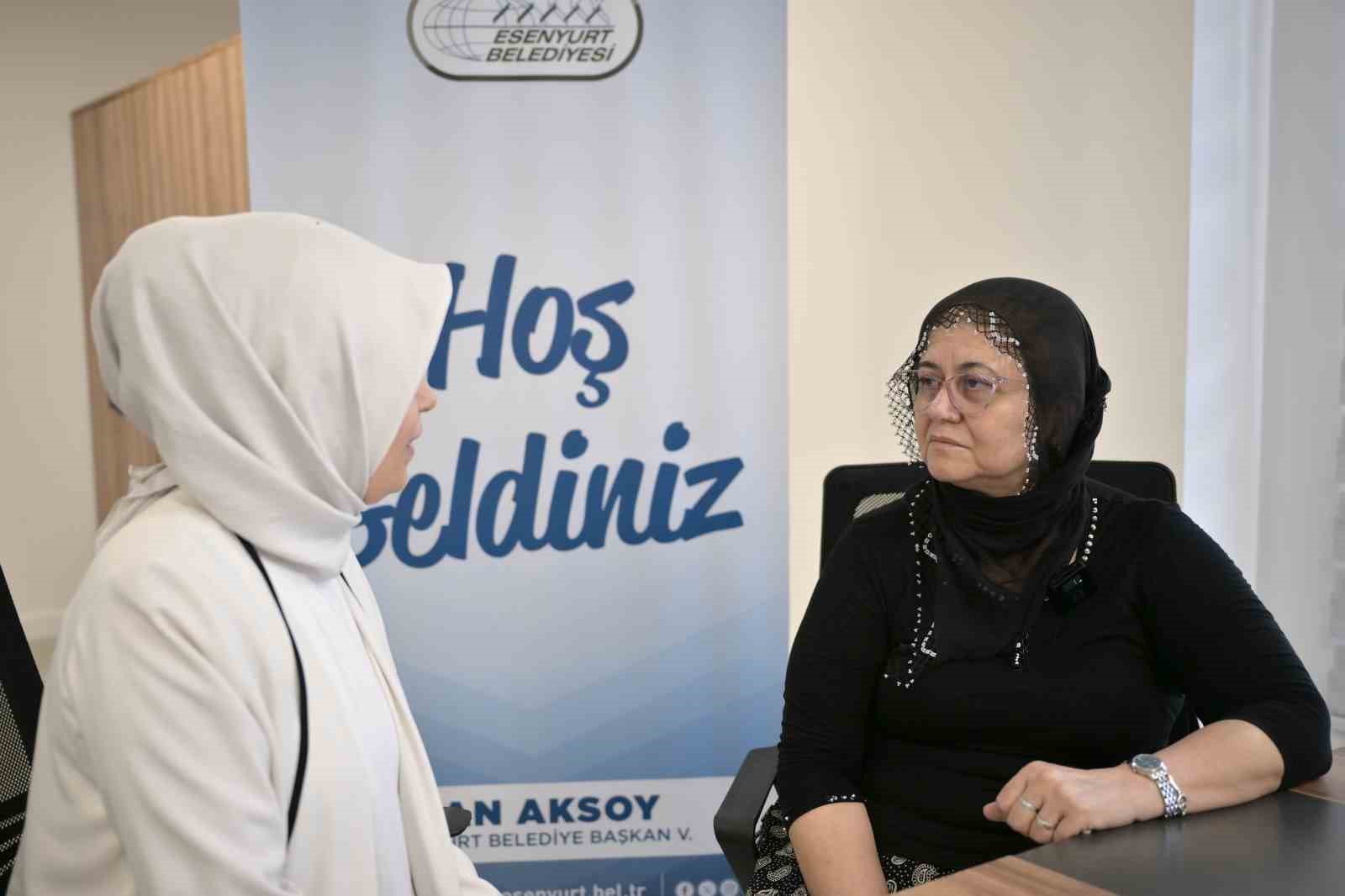 Esenyurt Belediyesi sokağa atılan Dilber teyzeye sahip çıktı