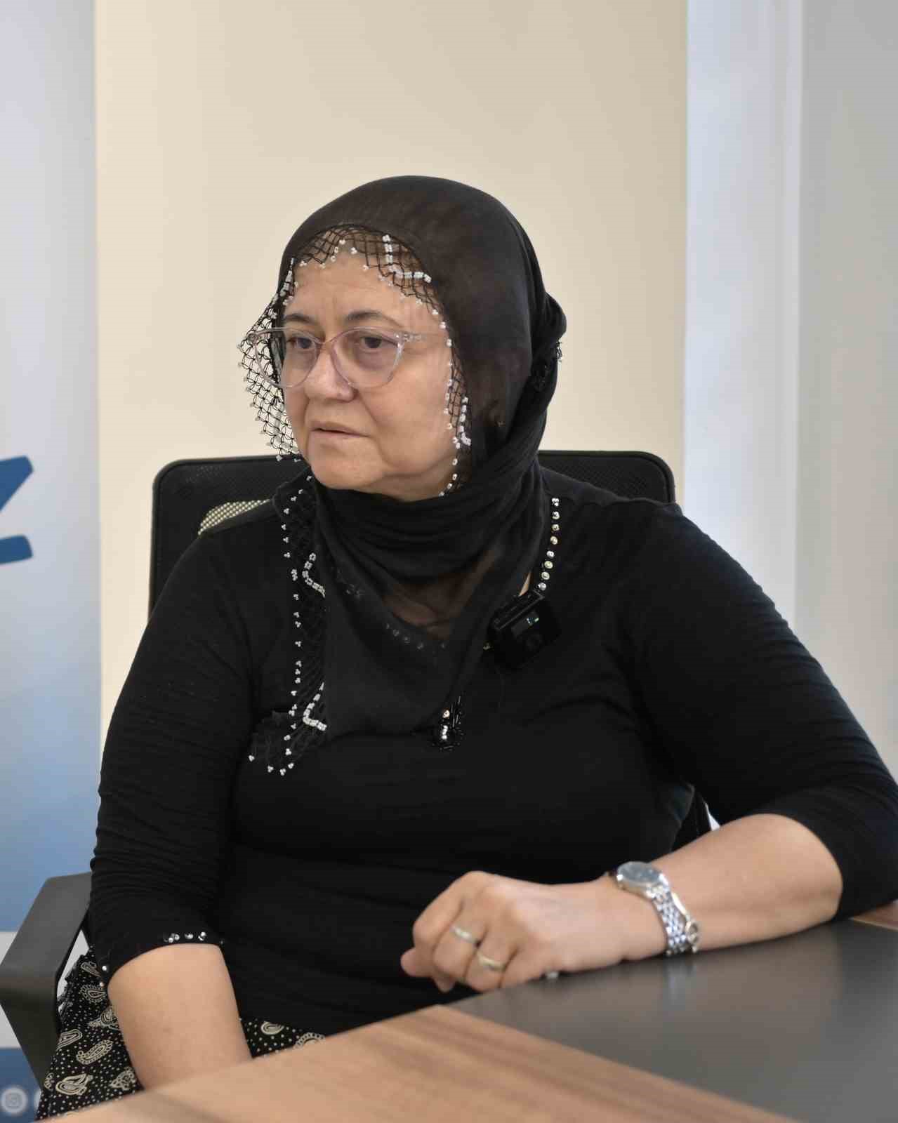 Esenyurt Belediyesi sokağa atılan Dilber teyzeye sahip &ccedil;ıktı
