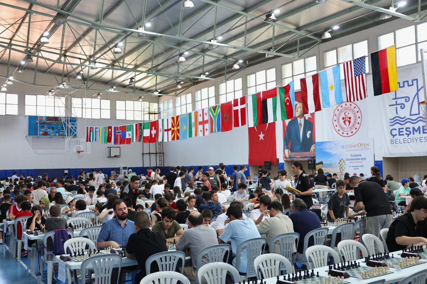 &Ccedil;eşme&rsquo;deki Yıldırım Turnuvası&rsquo;nın a&ccedil;ılış hamlesi Lal Denizli&rsquo;den
