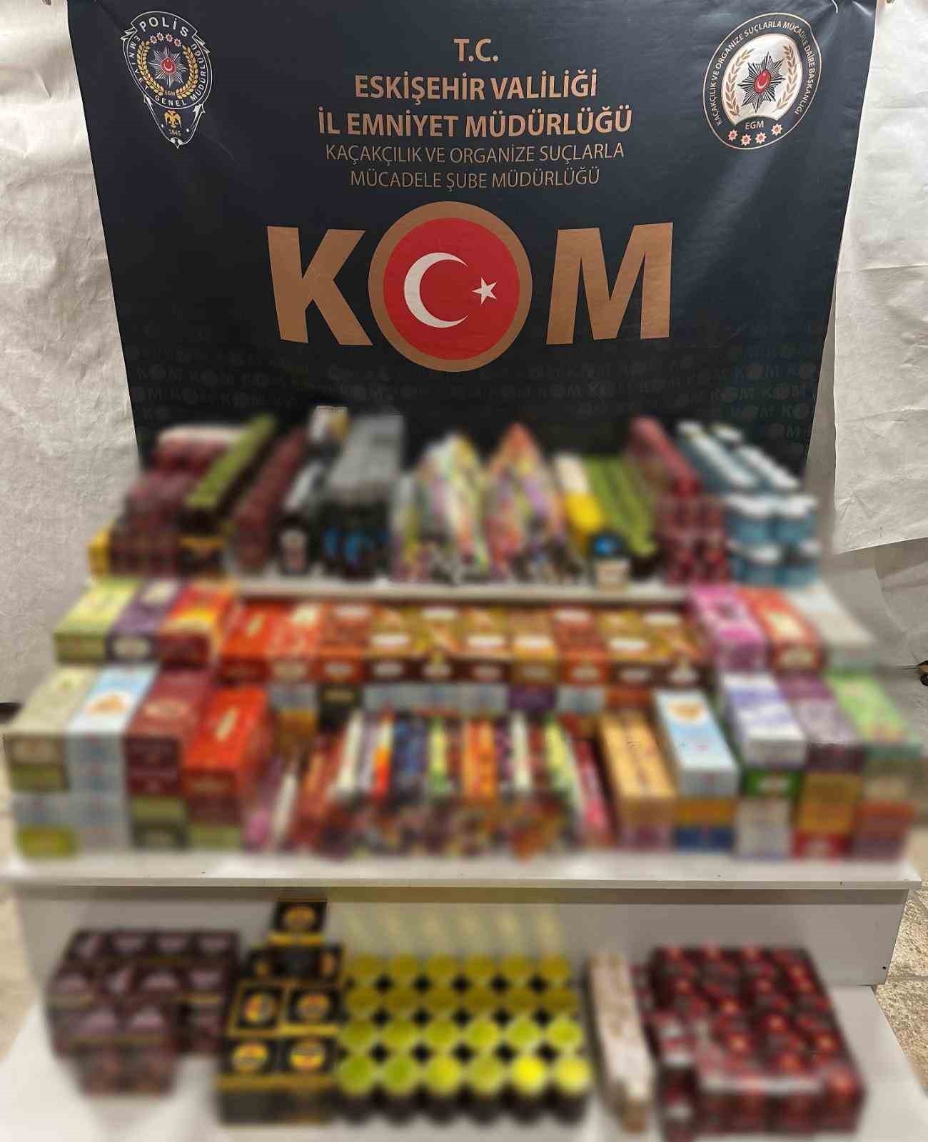 Eskişehir&rsquo;de 6 bin 171 adet g&uuml;mr&uuml;k ka&ccedil;ağı malzeme ele ge&ccedil;irildi, 1 kişi tutuklandı
