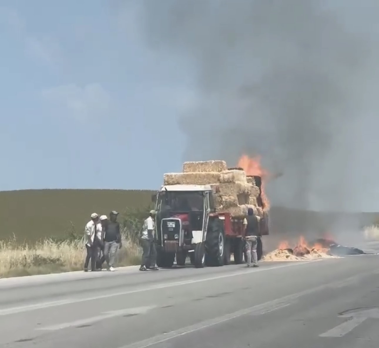 Edirne’de balya yüklü römorkta yangın çıktı