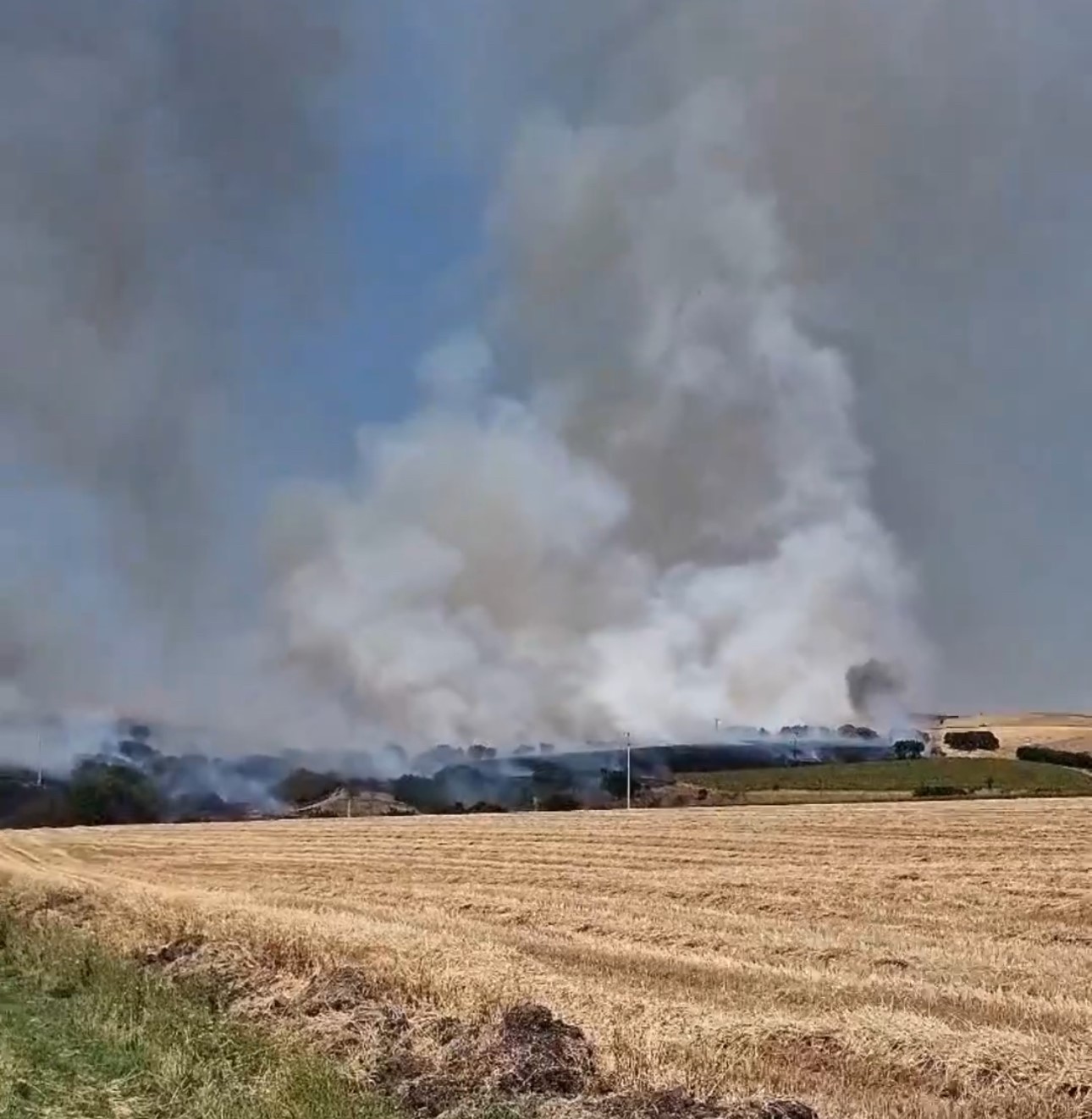 Edirne&rsquo;de balya y&uuml;kl&uuml; r&ouml;morkta yangın &ccedil;ıktı
