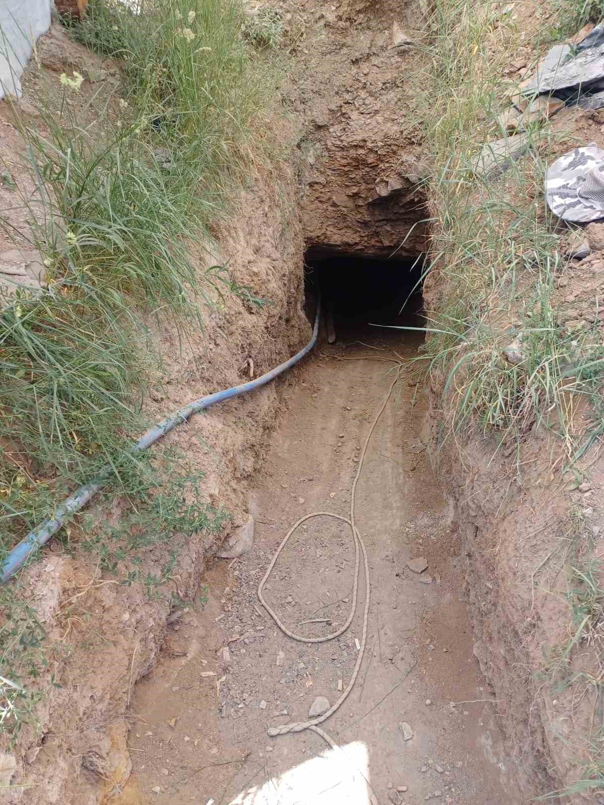 G&ouml;&ccedil;&uuml;ğ&uuml;n yaşandığı taş ocağından ilk g&ouml;r&uuml;nt&uuml;ler
