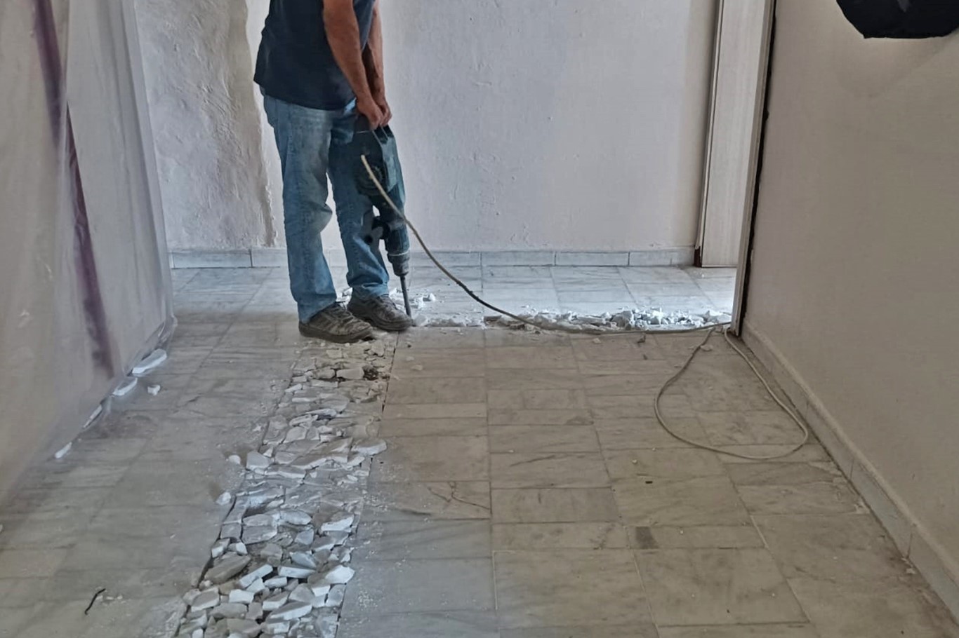 Şırnak’ta ihtiyaç sahibi ailelerin evine kombi ve petekler ücretsiz döşendi