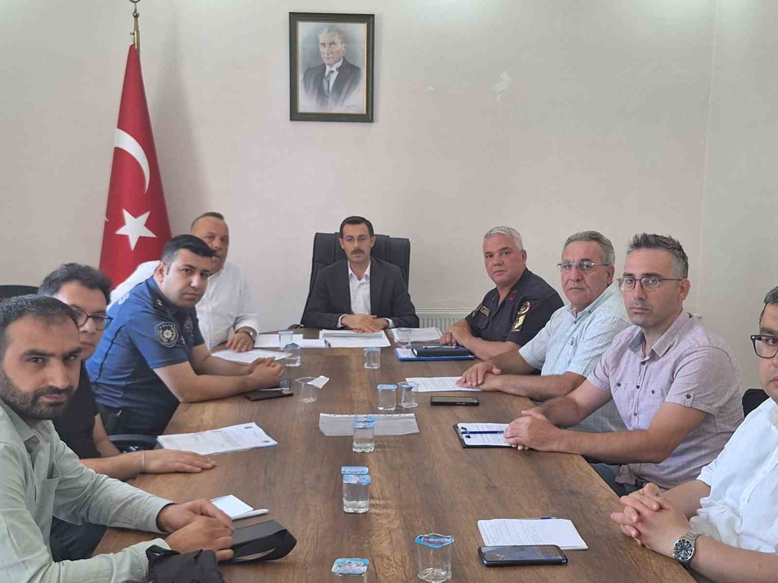 Bozdoğan’da sokak hayvanlarıyla ilgili değerlendirme toplantısı yapıldı