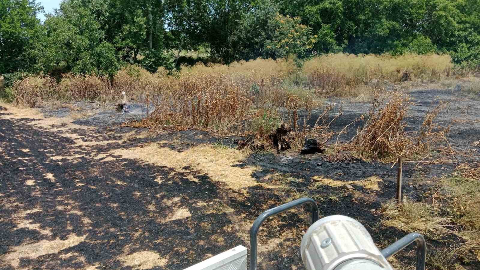 Gönen’de aynı gün iki ayrı yangın: İtfaiye ekipleri alevleri kontrol altına aldı
