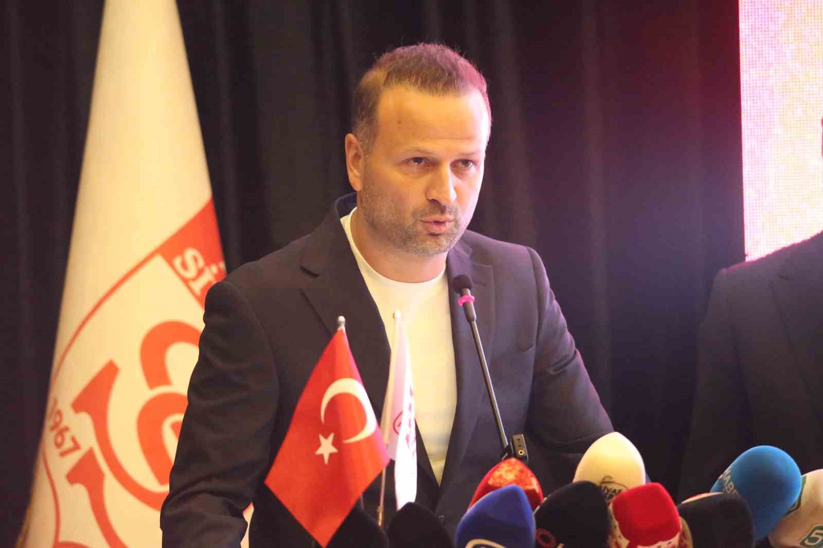 Sivasspor teknik direktörlüğe Osman Zeki Korkmaz’ı getirdi