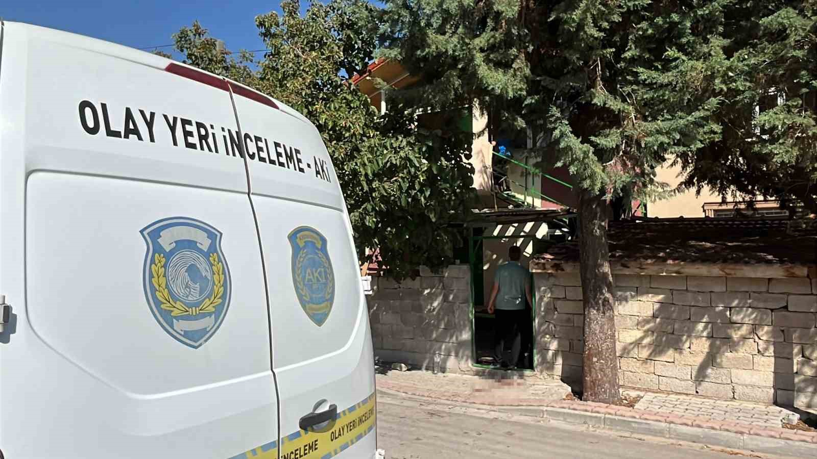 Konya&rsquo;da aile kavgası kanlı bitti: 3 yaralı
