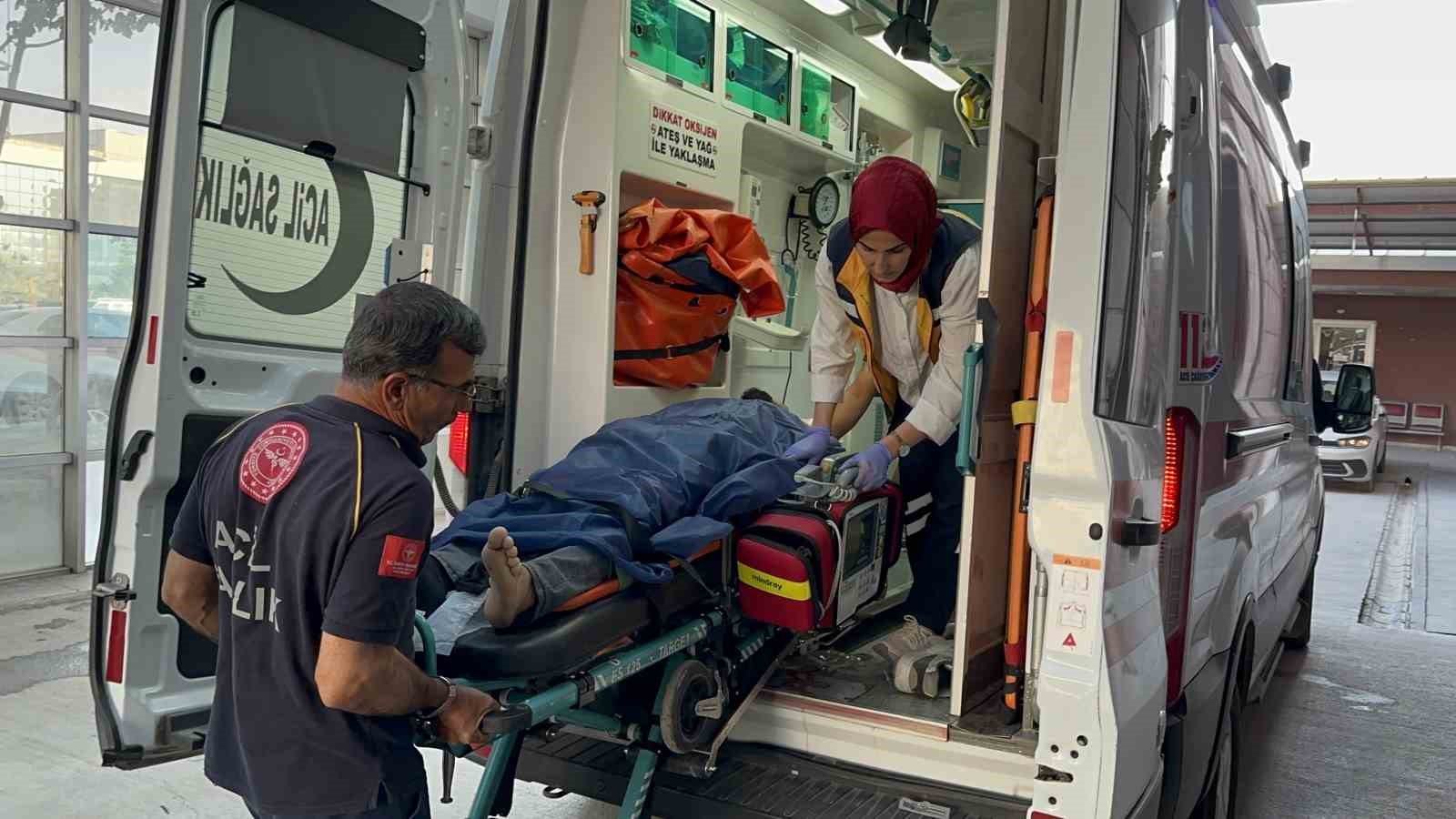 Aracında silahlı saldırıya uğradı: 1 ağır yaralı