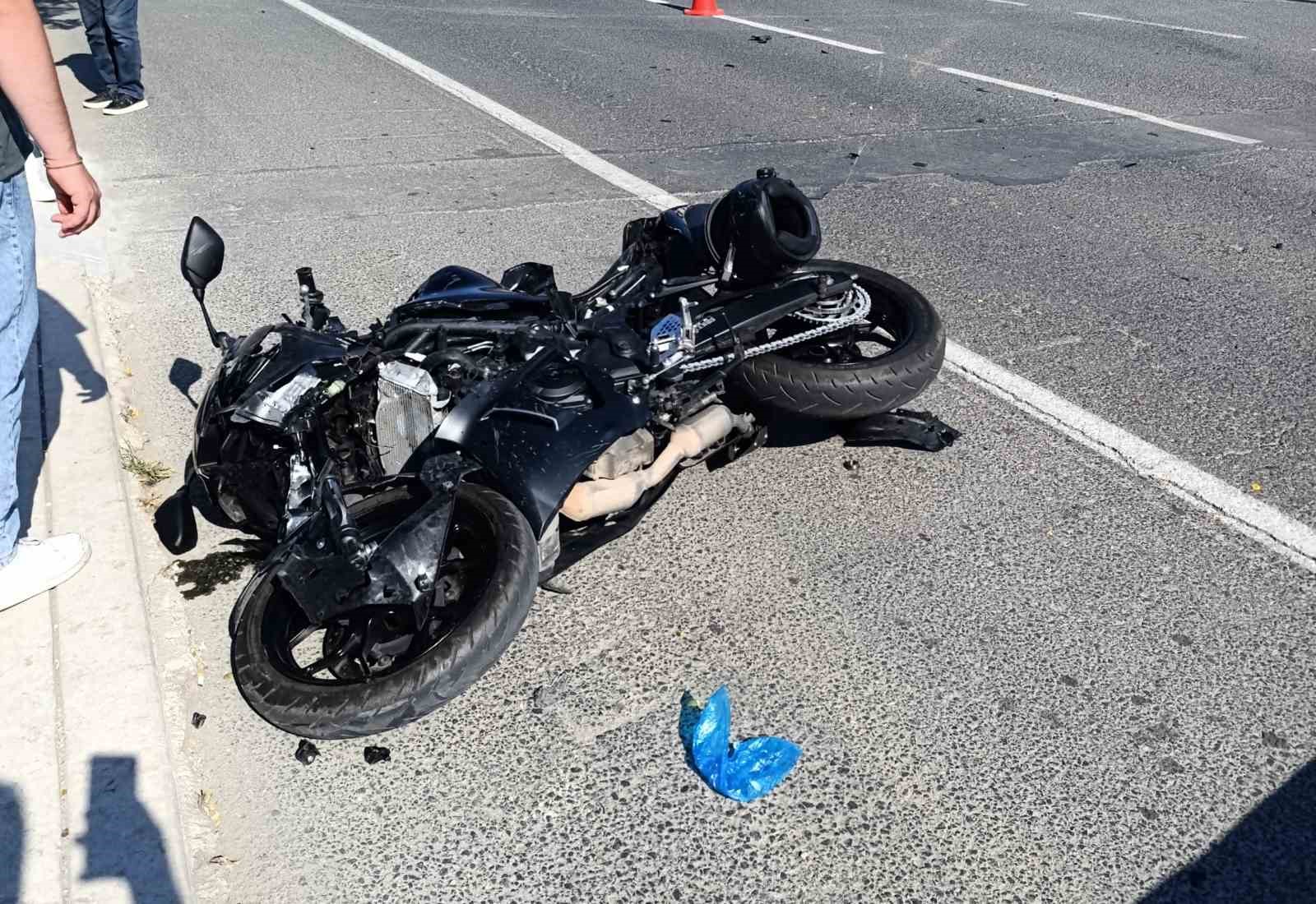 Ordu&rsquo;da motosiklet ile otomobil &ccedil;arpıştı: 1&rsquo;i &ccedil;ocuk 2 yaralı
