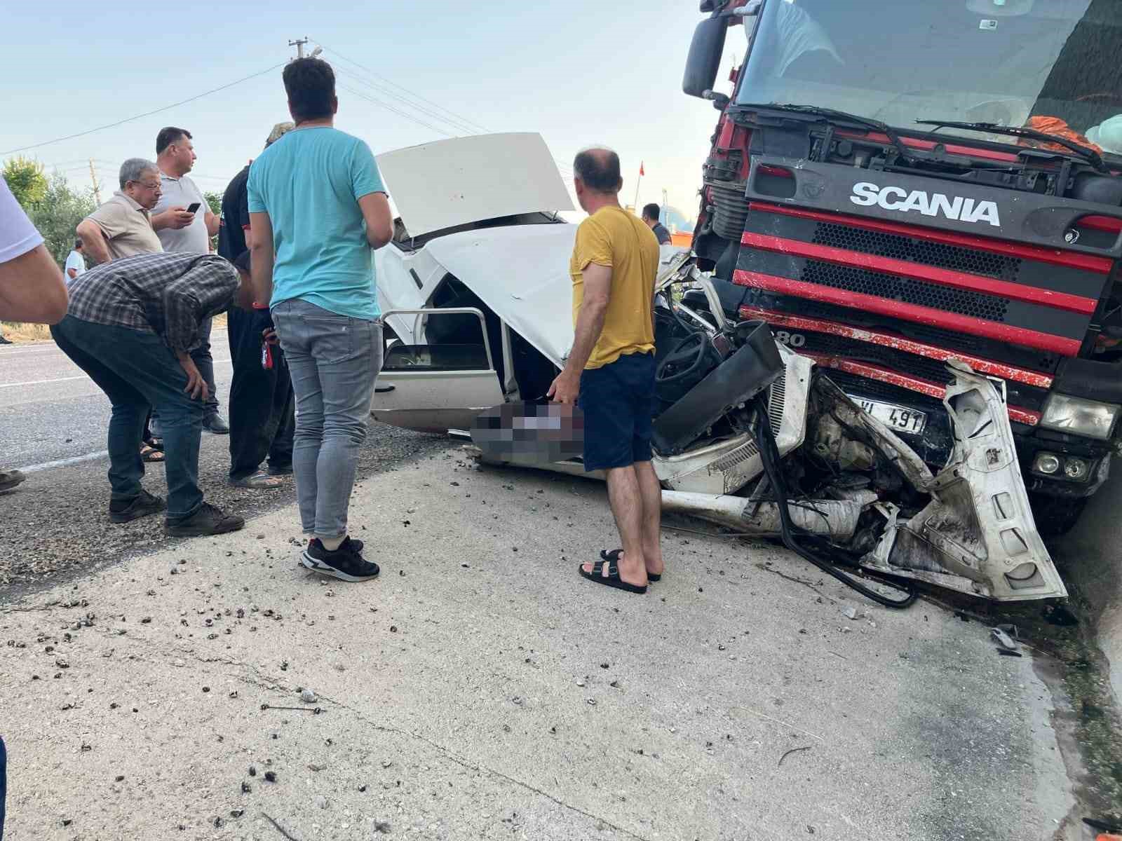 Osmaniye’de tır ile otomobilin karıştığı kazada 1 kişi hayatını kaybetti