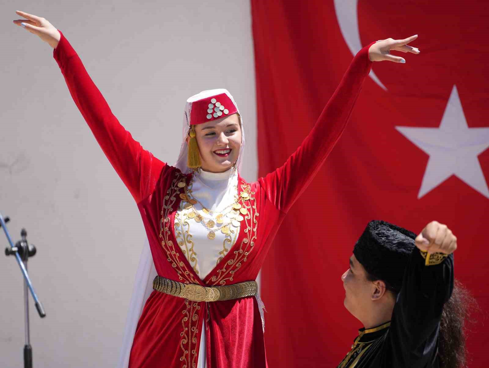 Kırım Tatarları, geleneksel Tepreş Şenliği’nde buluştu