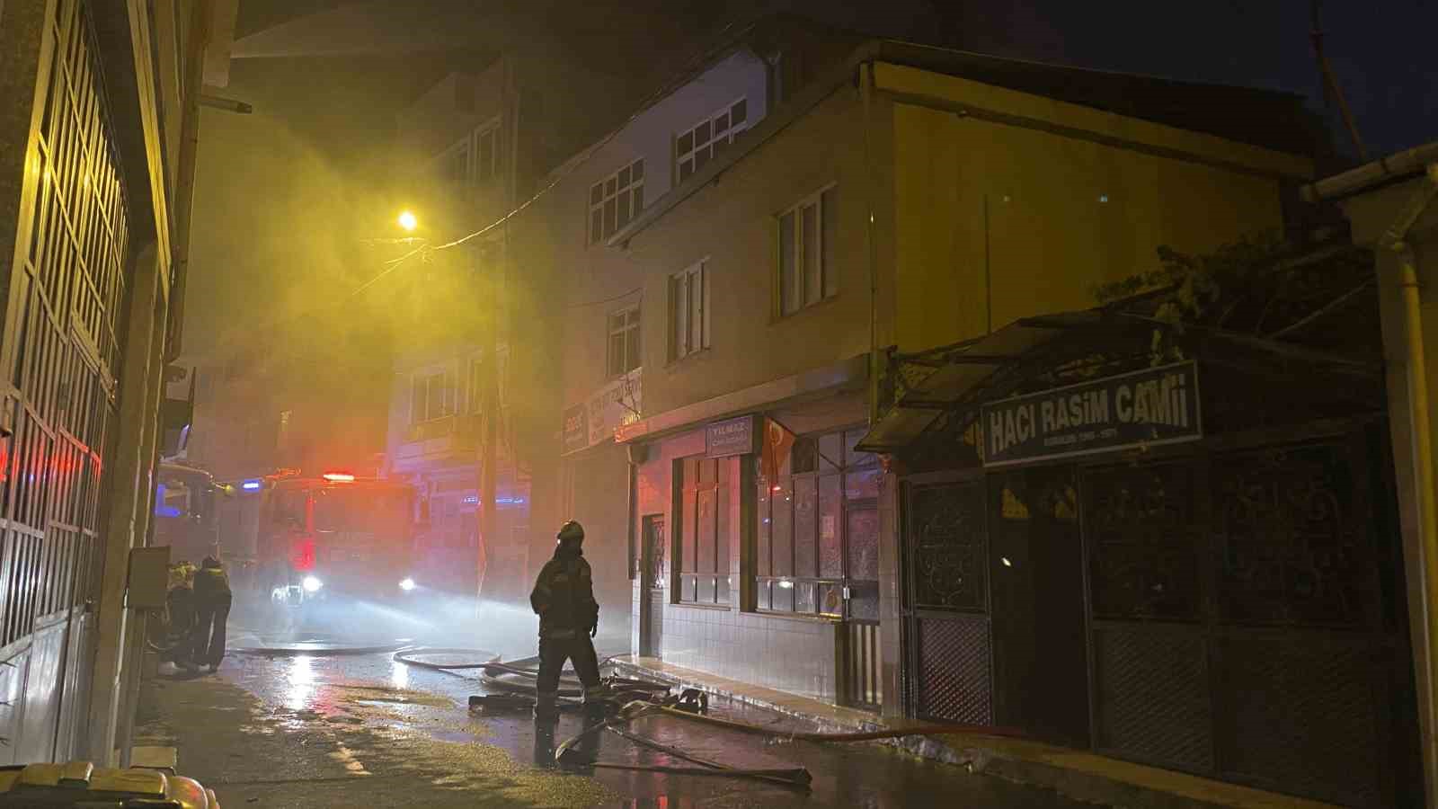 Bursa&rsquo;da oto tamirhanesinde yangın
