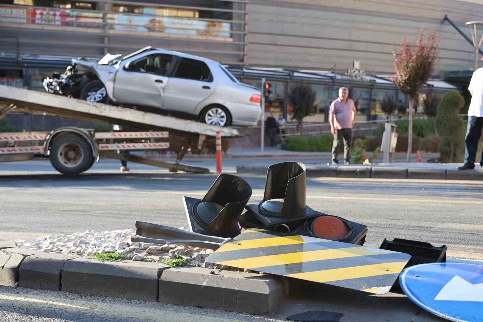 Kaza yapan alkollü sürücüden ilginç tepki 