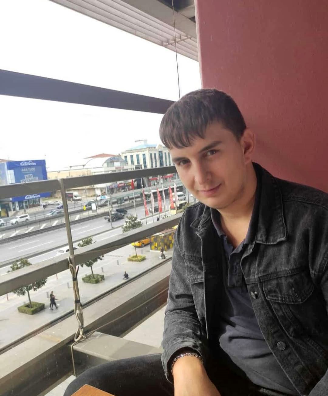 Ablasının d&uuml;ğ&uuml;n&uuml; i&ccedil;in memleketine gelen 22 yaşındaki gen&ccedil; kalp krizi ge&ccedil;irerek &ouml;ld&uuml;
