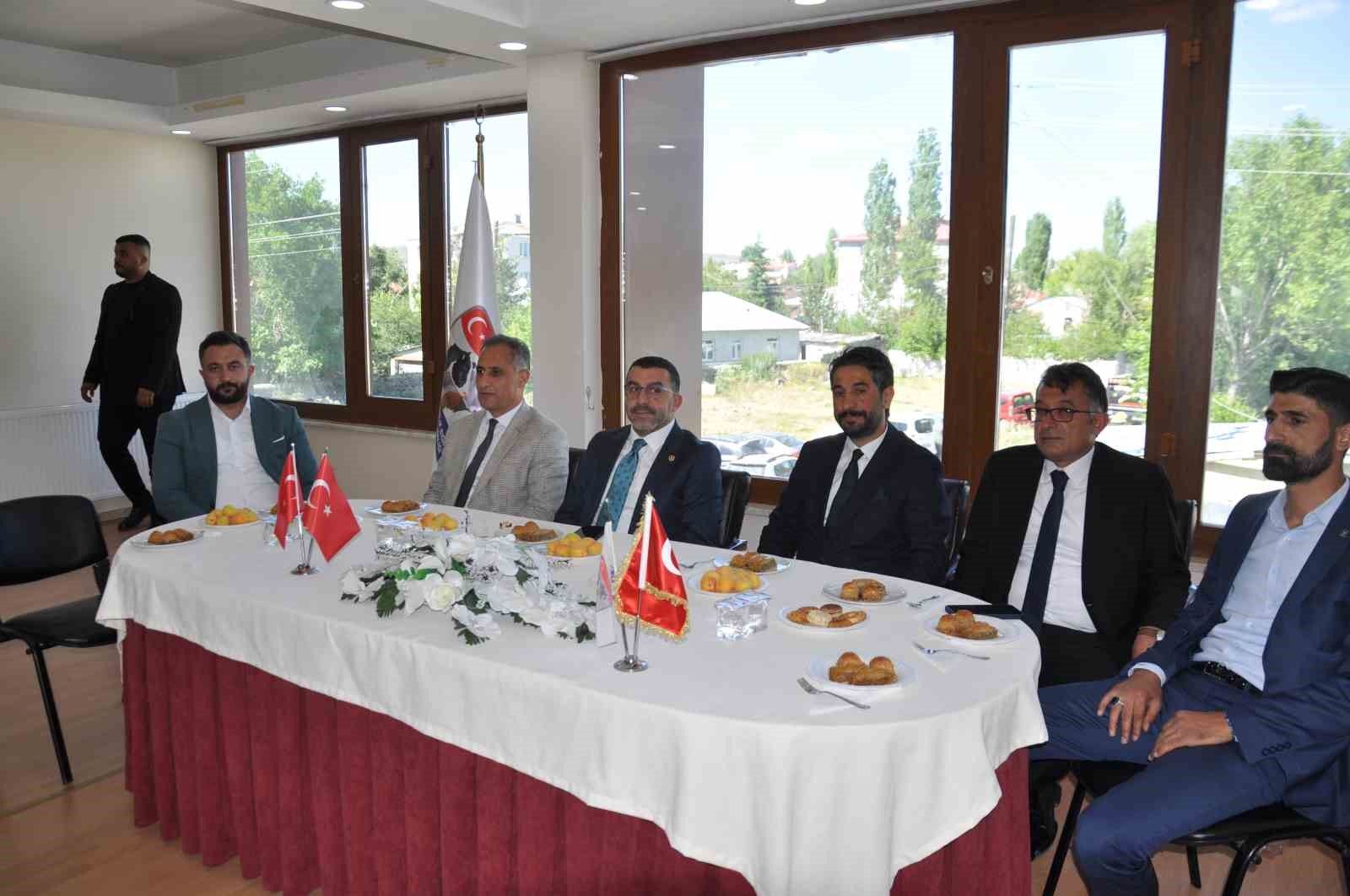 Kars’ta 137 bin buzağı küpelendi