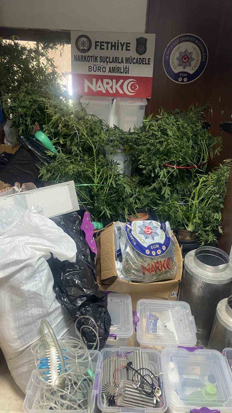 Fethiye&rsquo;de uyuşturucu operasyonu: 5 tutuklama
