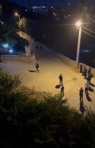 Silahlı şahıs polise direndi, teslim oldu
