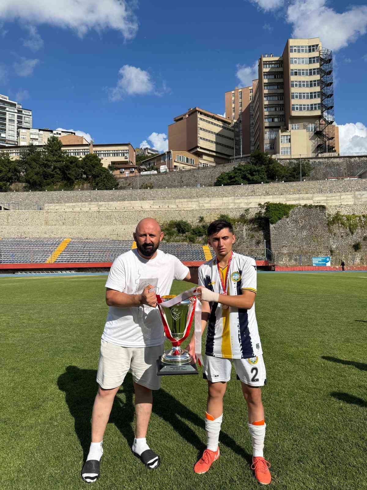 U15 Türkiye Futbol Şampiyonası’nda şampiyon Talas Belediyespor
