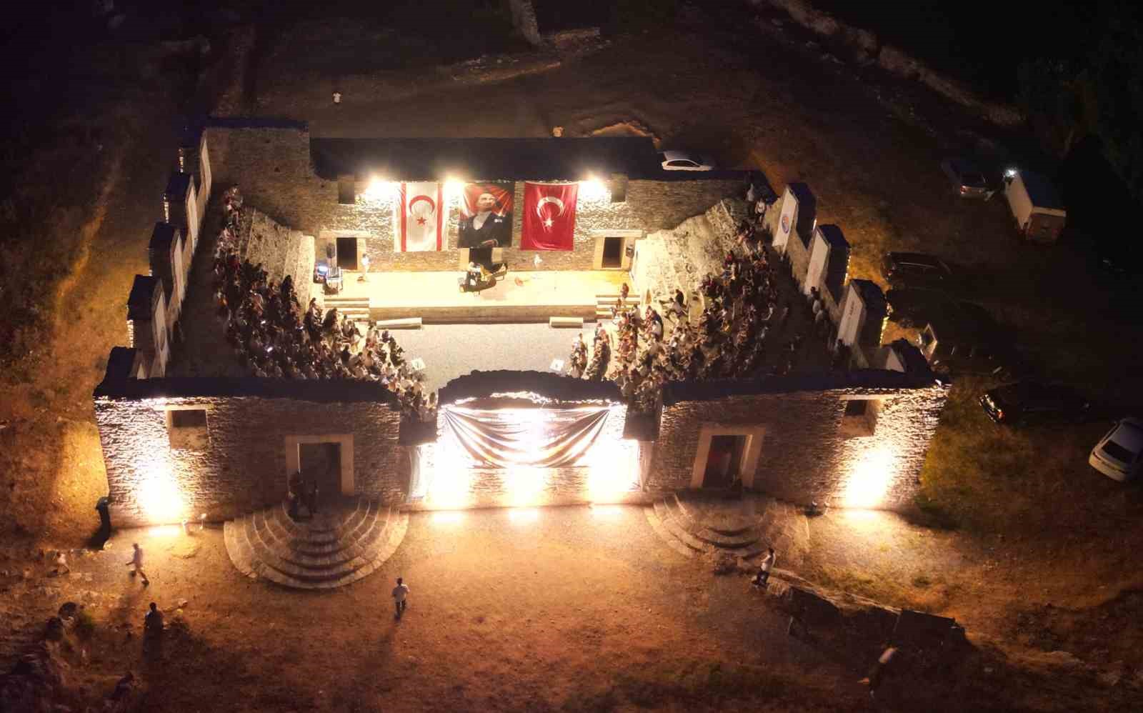 Antik kentteki 2 bin yıllık Odeon’dan piyano sesleri yükseldi