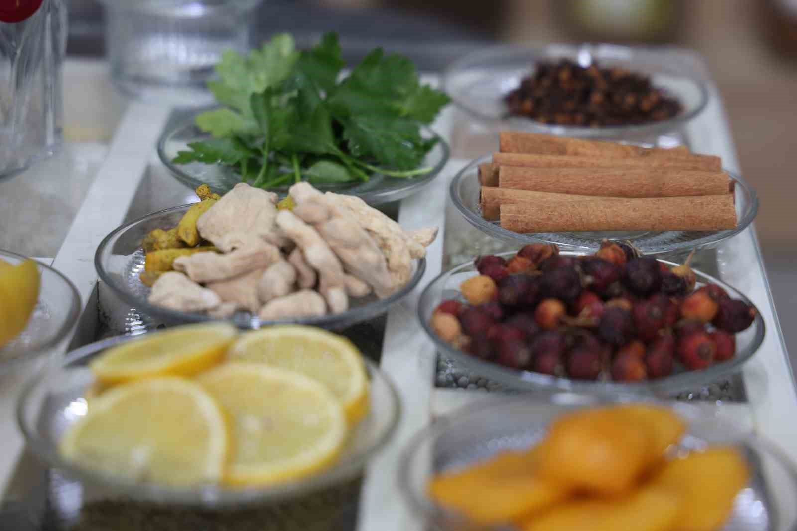 Saray şerbetleri yaz hararetini alıyor
