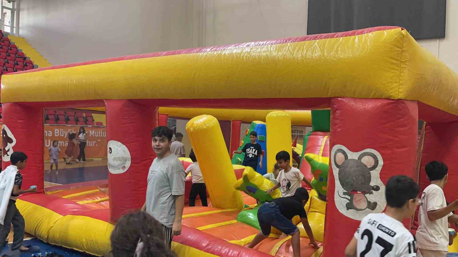 Osmaniye&rsquo;de 181 &ccedil;ocuğa s&uuml;nnet ş&ouml;leni
