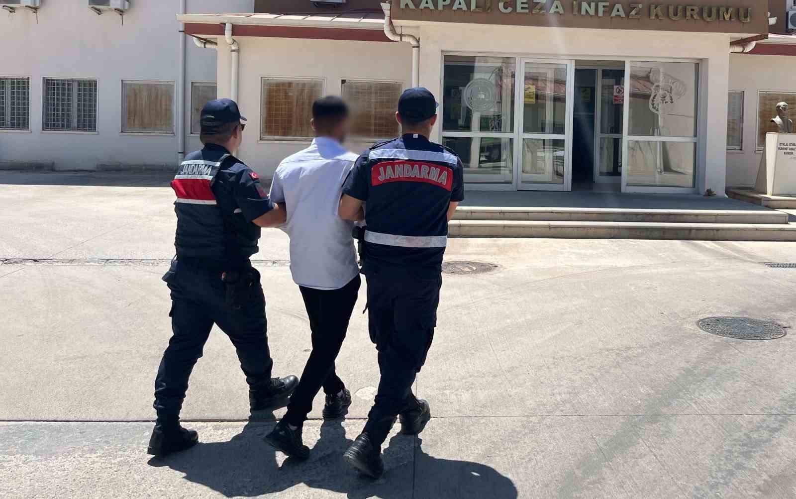 Hakkında 7 yıl hapis cezası bulunan JASAT’a takıldı