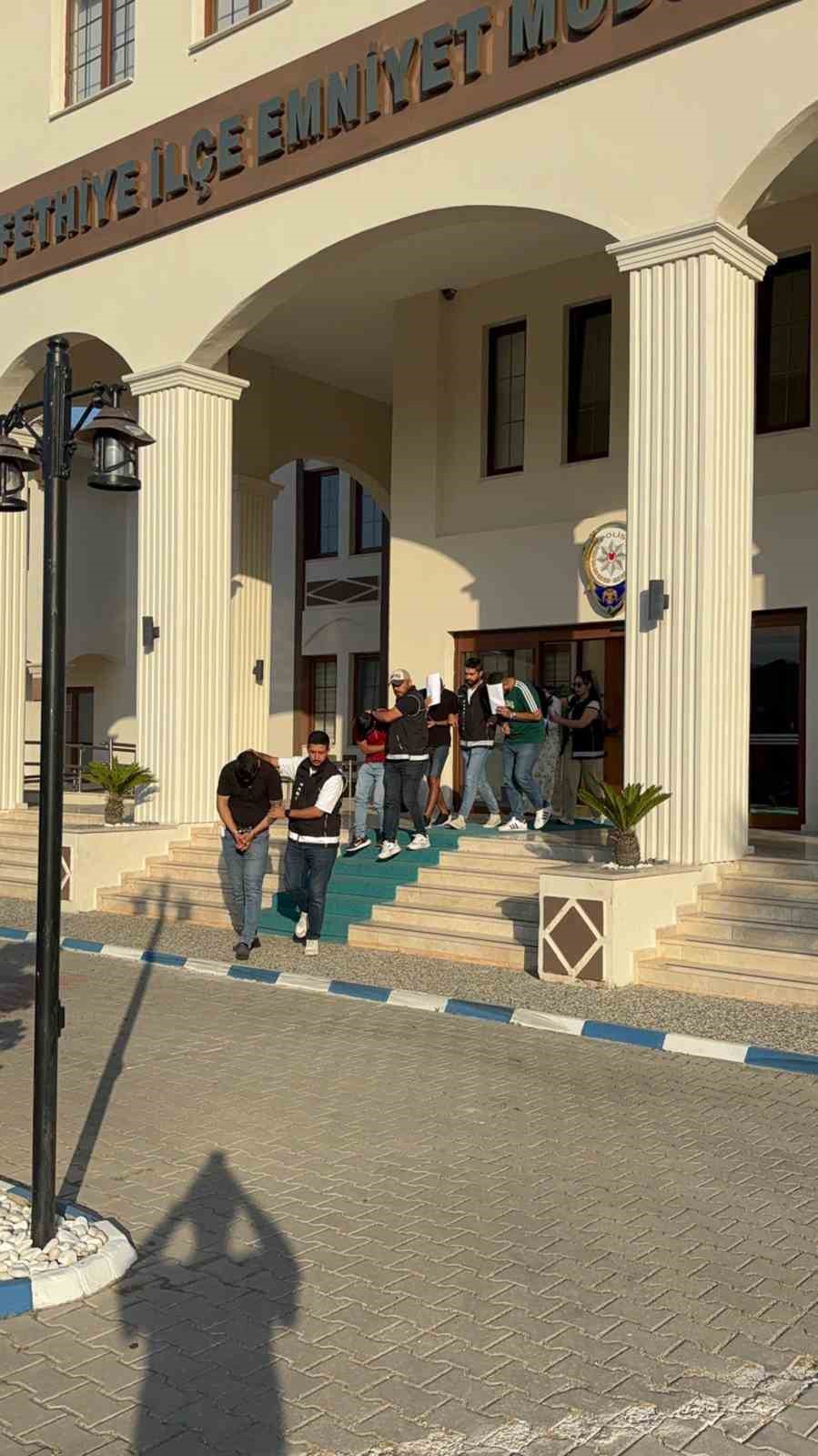 Fethiye&rsquo;de uyuşturucu operasyonu: 5 tutuklama
