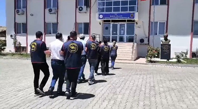 Çanta içerisinde ölü bulunan bebeğin failleri 20 sene sonra yakalandı