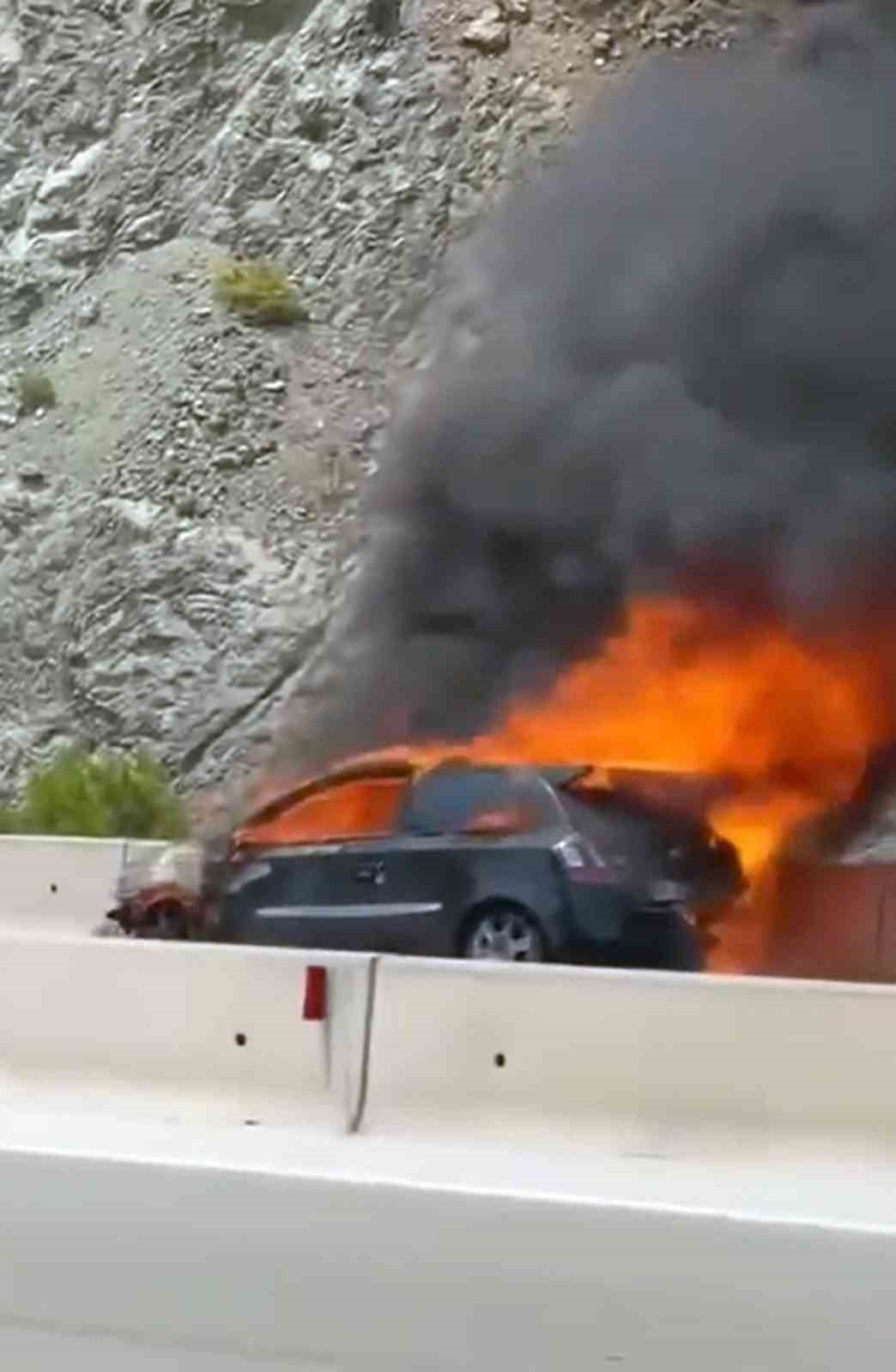 Fethiye&rsquo;de ara&ccedil; yangını
