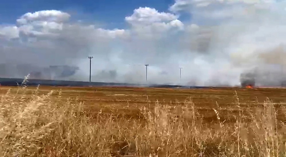Tekirdağ’da anız yangını mahalleyi tehdit etti