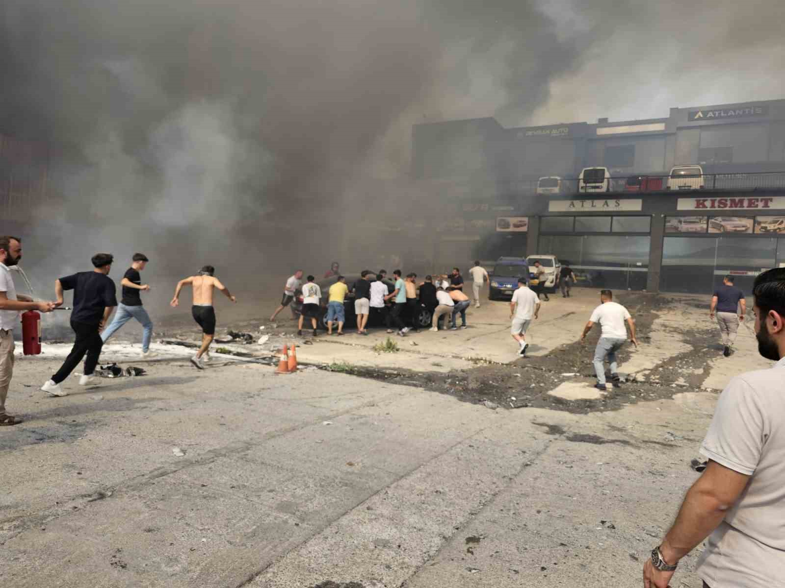 Belediyelerin &ccedil;&ouml;pleri orman yangınına sebep oldu
