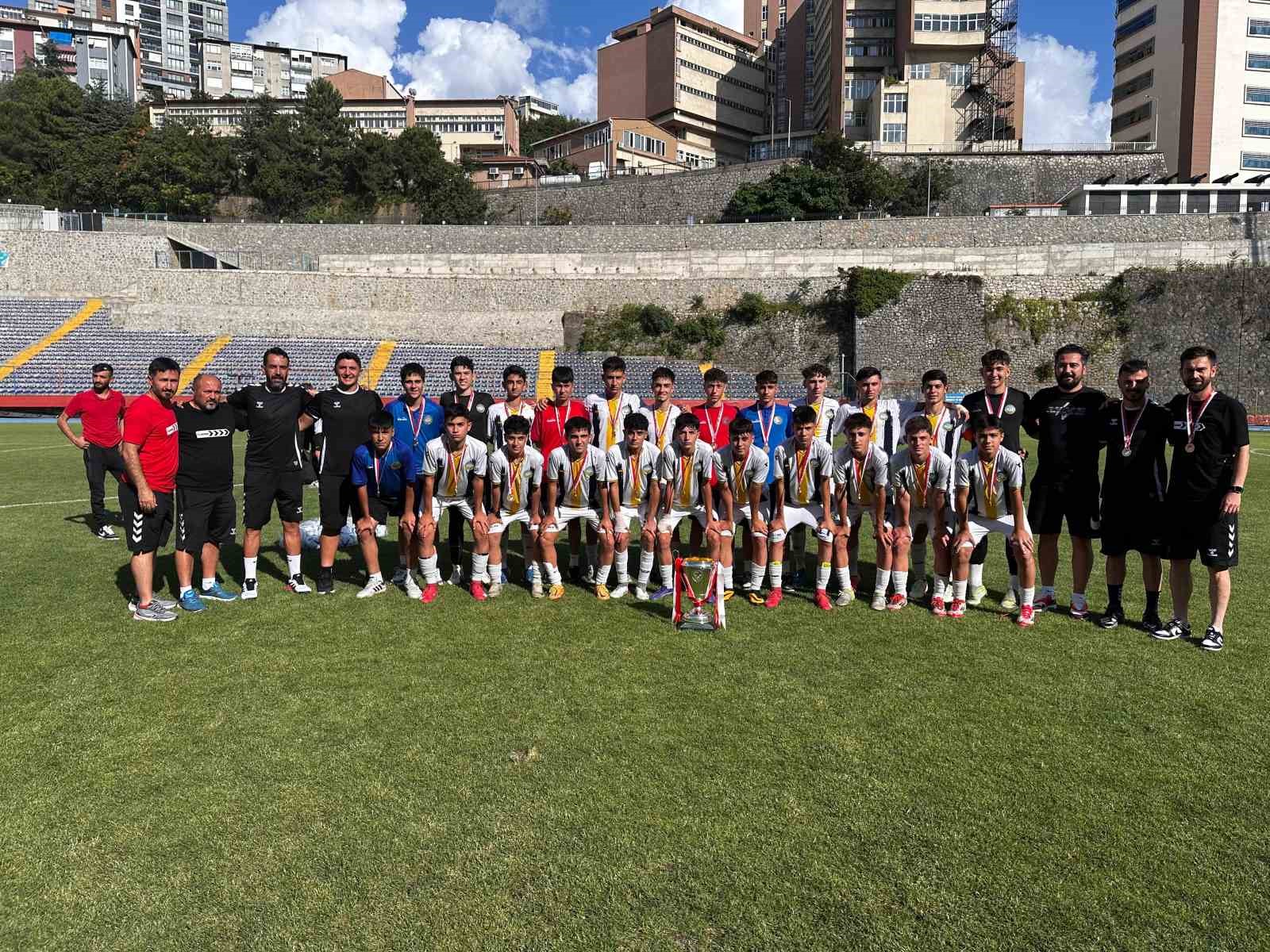 U15 Türkiye Futbol Şampiyonası’nda şampiyon Talas Belediyespor