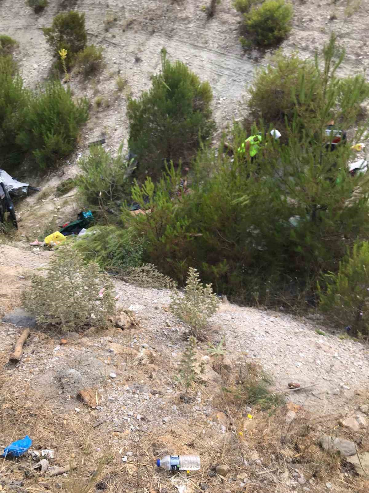 Balıkesir&rsquo;de otomobil şarampole u&ccedil;tu: 5 Yaralı
