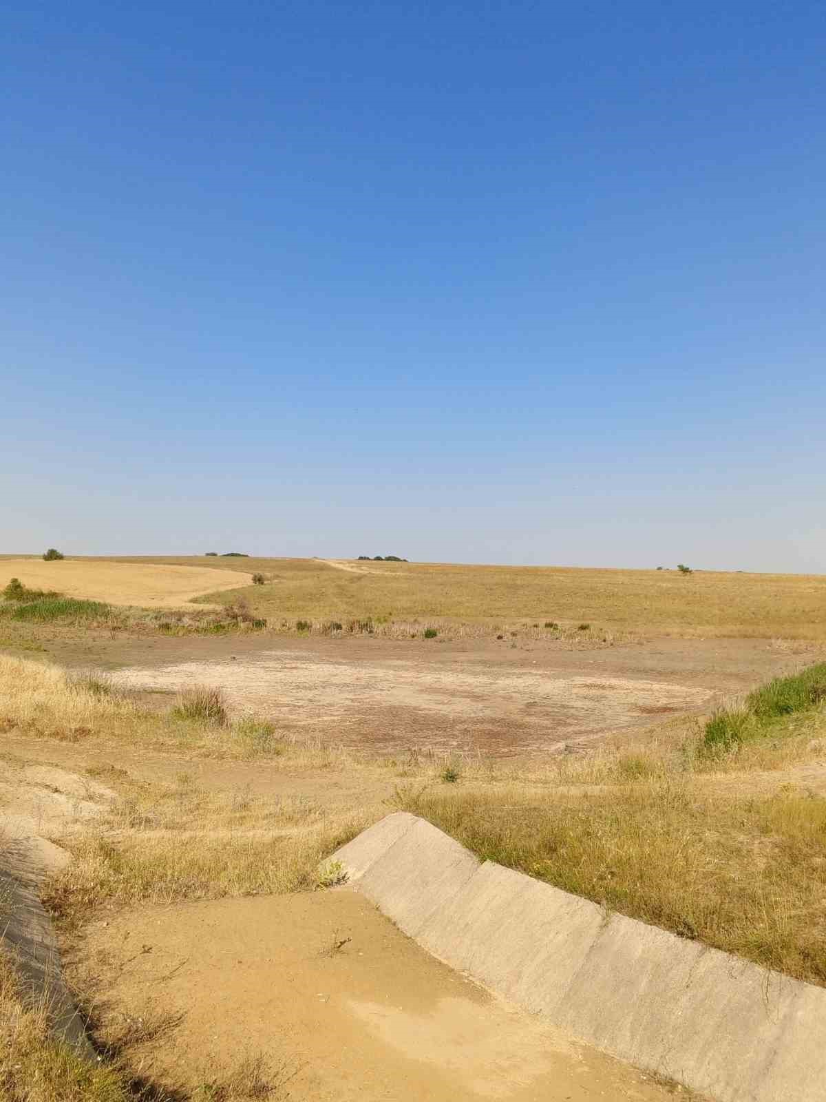 Muratlı&rsquo;da g&ouml;letler kuruyor
