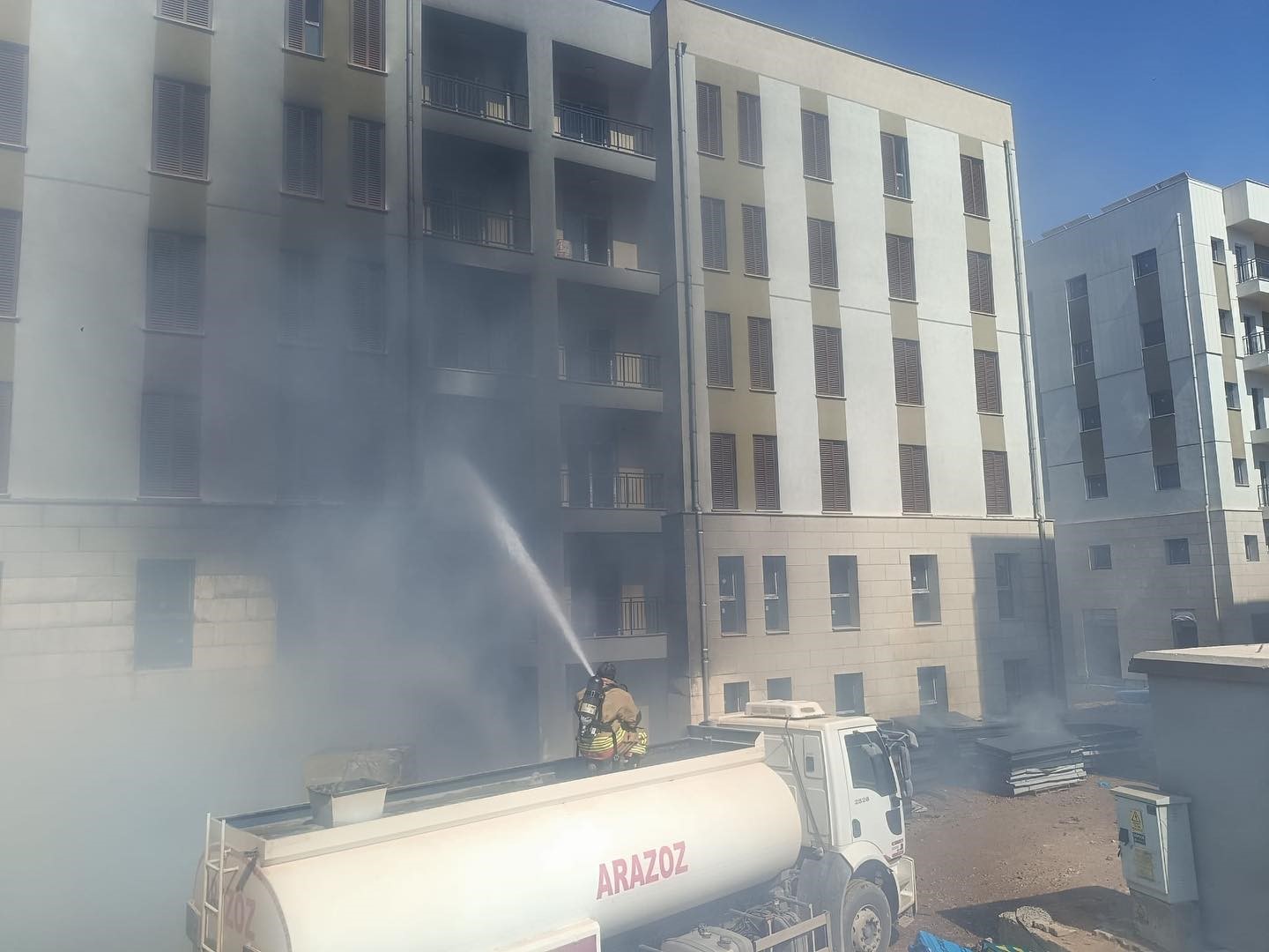 Hatay&rsquo;da şantiyede yangın
