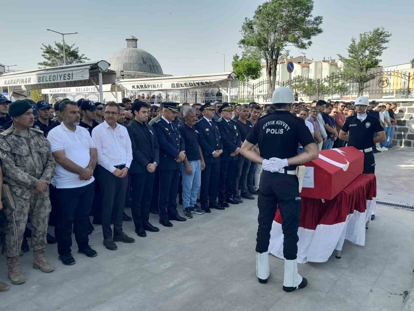 Kazada hayatını kaybeden &ouml;zel harekat kursiyeri Konya&rsquo;da toprağa verildi
