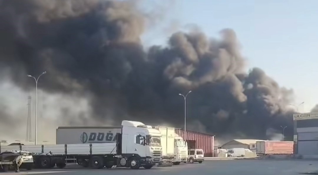 Gaziantep’te yoğun dumana neden olan lastik yangını korkuttu