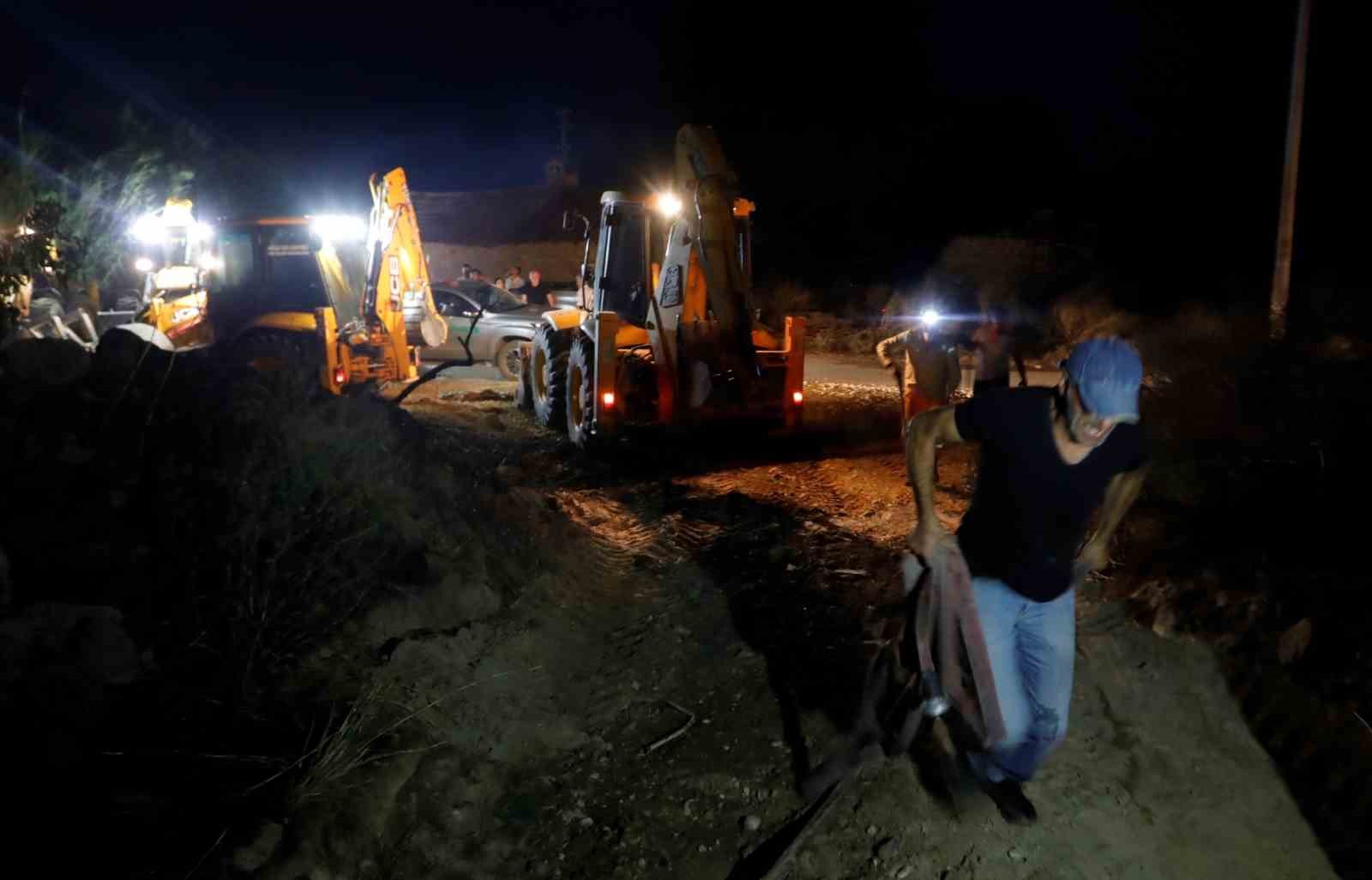İzmir’deki orman yangını haberlerini izlerken alevleri kapısında buldu