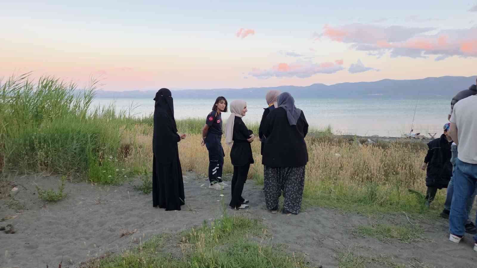 Suudi Arabistanlı turist botla a&ccedil;ıldığı İznik G&ouml;l&uuml;&rsquo;nde mahsur kaldı
